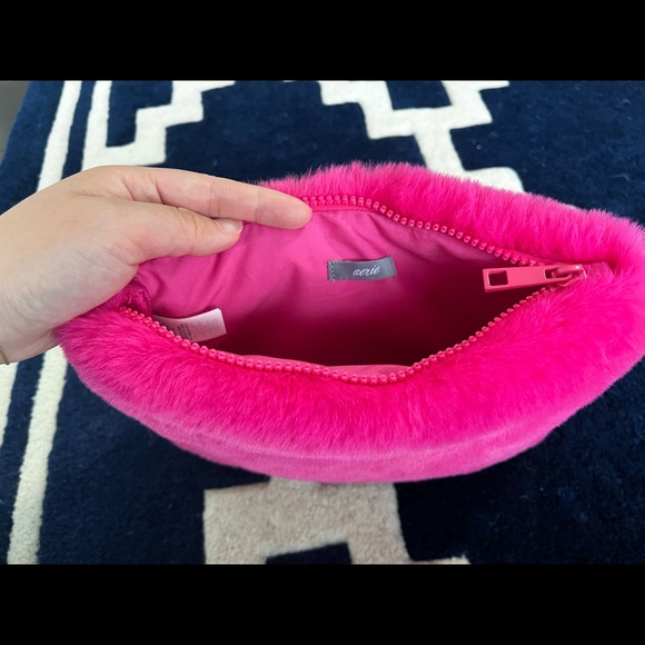 Faux fur aerie pouch/clutch - Picture 4 of 6